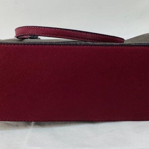 *NEW* Guess Handbag Tote, Style-Roman, Wine-Multi - Picture 7 of 9